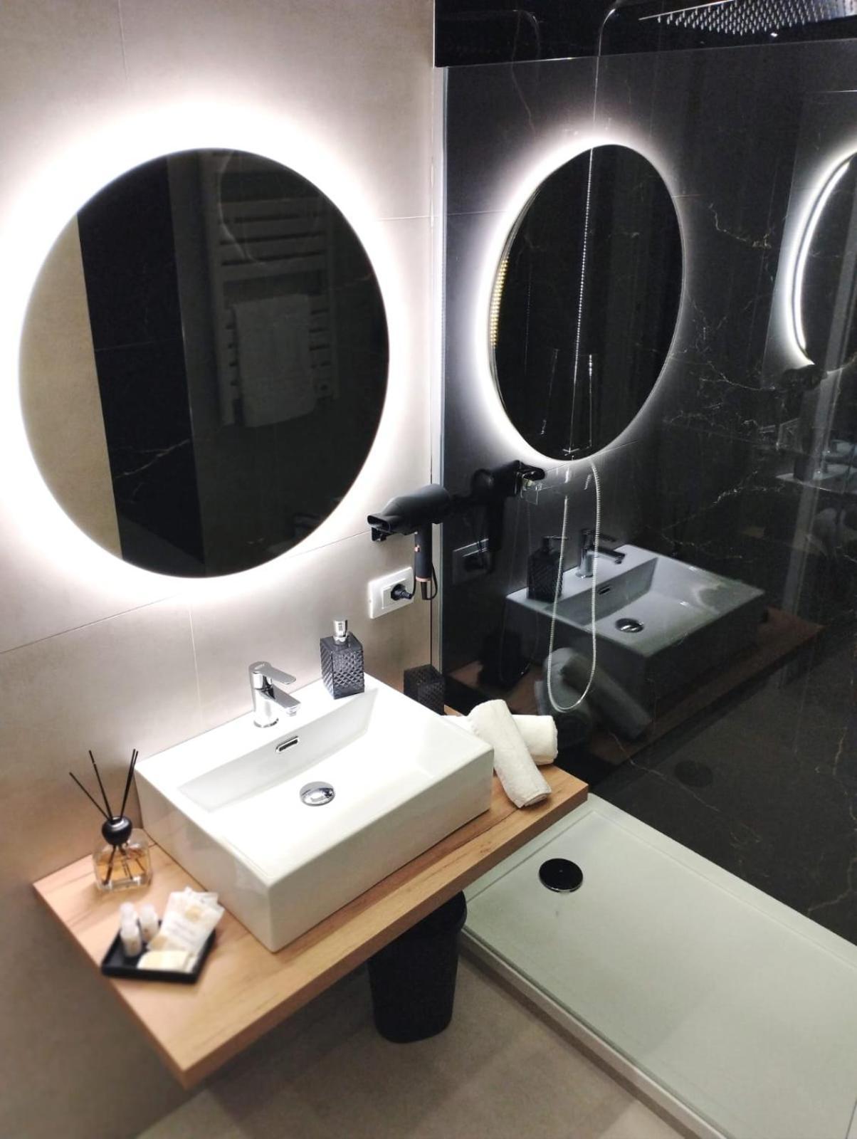 Agatha Modern Elegant Rooms SantʼAgata di Militello Dış mekan fotoğraf