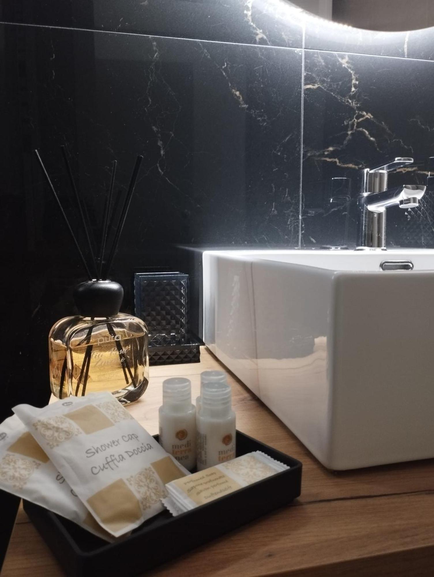 Agatha Modern Elegant Rooms SantʼAgata di Militello Dış mekan fotoğraf