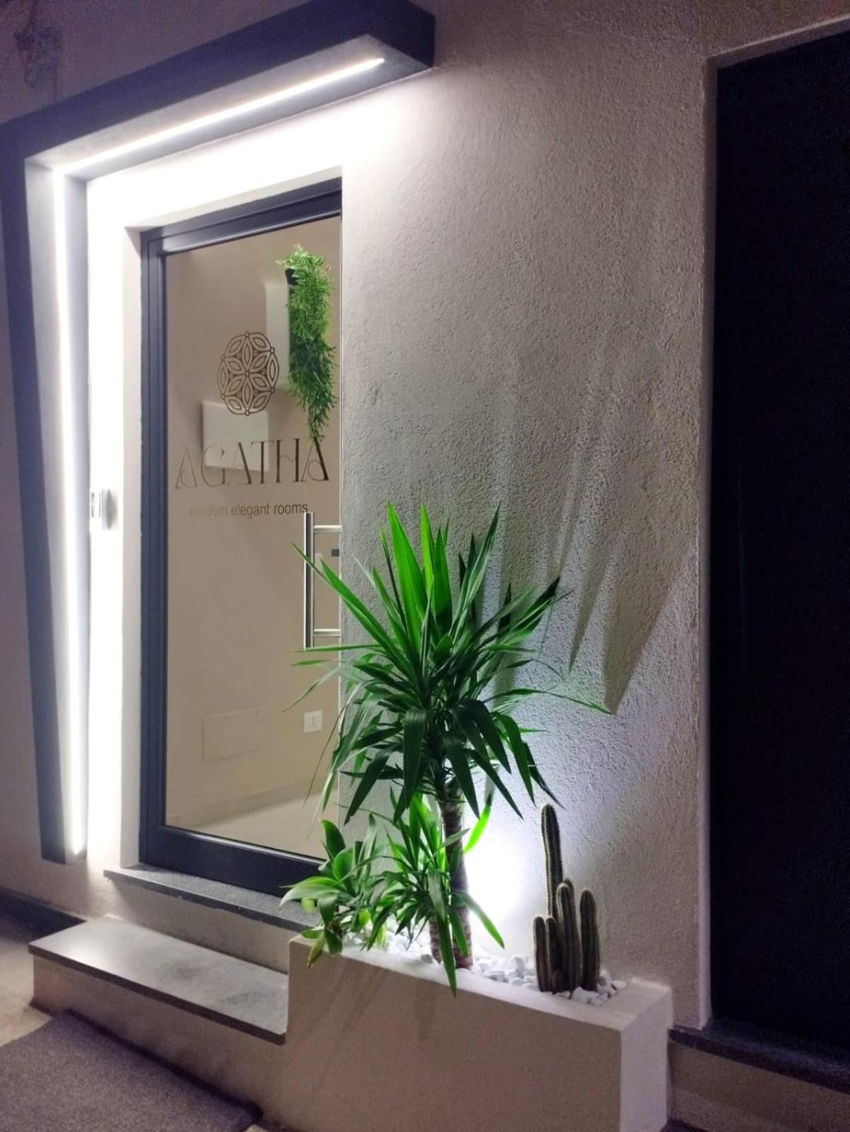 Agatha Modern Elegant Rooms SantʼAgata di Militello Dış mekan fotoğraf